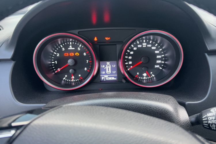 Used Haval H6 2015 Sport Edition 1.5T Automatic Two-Wheel Drive Luxury Model Odometer Close Up