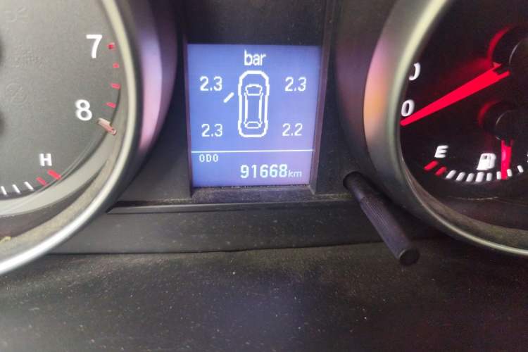 Used Haval H6 2015 Sport Edition 1.5T Manual Two-Wheel Drive Prestige Model Odometer Close Up