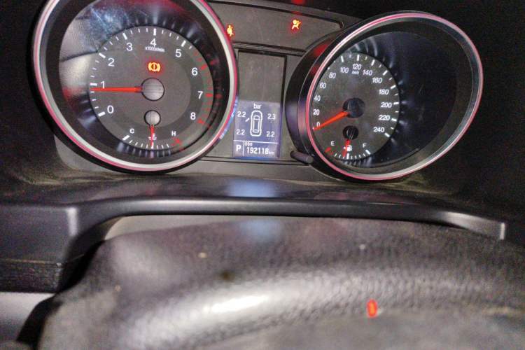 Used Haval H6 2015 Sport Edition 1.5T Automatic Two-Wheel Drive Luxury Model Odometer Close Up