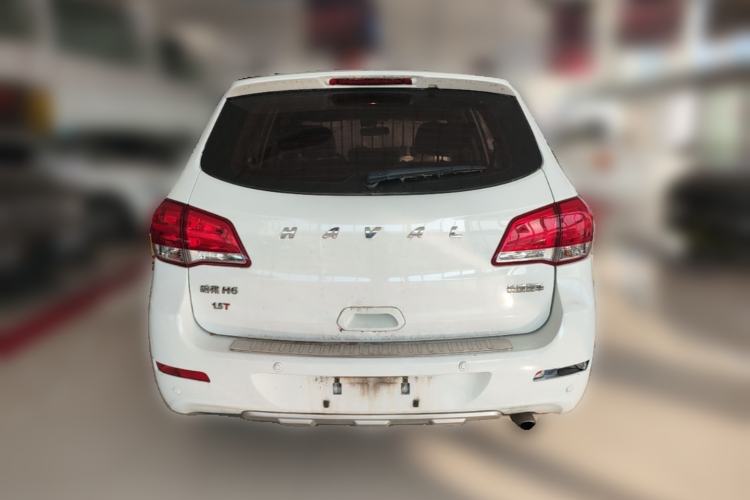 Used Haval H6 2015 Upgraded Model 1.5T Manual Two-Wheel Drive Elite Version Rear