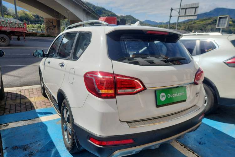 Used Haval H6 2015 Revised Version Sport Edition 1.5T Manual Transmission Two-Wheel Drive Elite Grade Rear Left 45 Deg