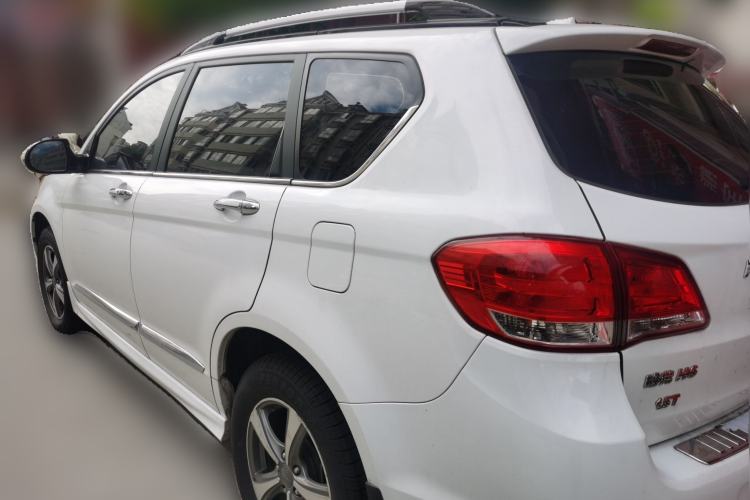 Used Haval H6 2015 Upgraded Model 1.5T Manual Two-Wheel Drive Elite Version Rear Left 45 Deg