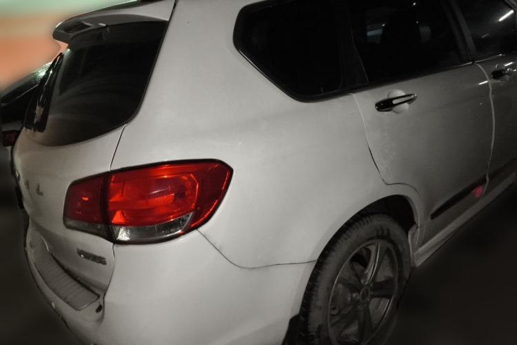Used Haval H6 2015 Upgraded Model 1.5T Manual Two-Wheel Drive Elite Version Rear Right 45 Deg