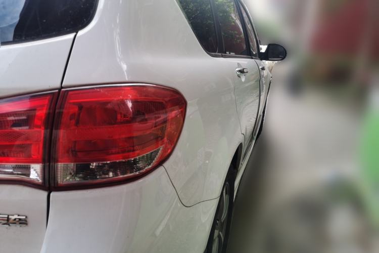 Used Haval H6 2015 Upgraded Model 1.5T Manual Two-Wheel Drive Elite Version Rear Right 45 Deg
