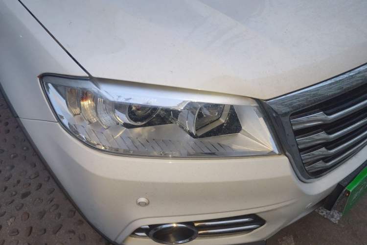 Used Haval H6 2015 Sport Edition 1.5T Automatic Two-Wheel Drive Luxury Model Right Front Headlight