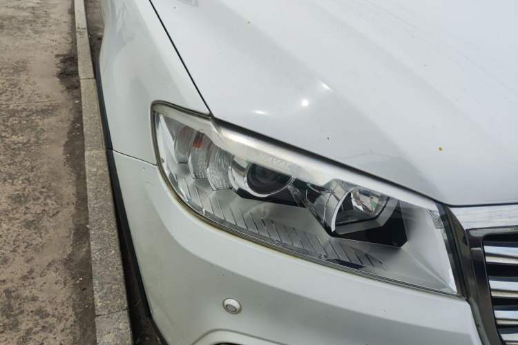Used Haval H6 2015 Revised Version Sport Edition 1.5T Manual Transmission Two-Wheel Drive Elite Grade Right Front Headlight
