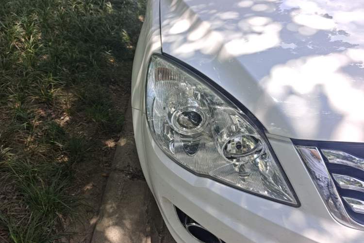 Used Haval H6 2015 Upgraded Model 1.5T Manual Two-Wheel Drive Elite Version Right Front Headlight