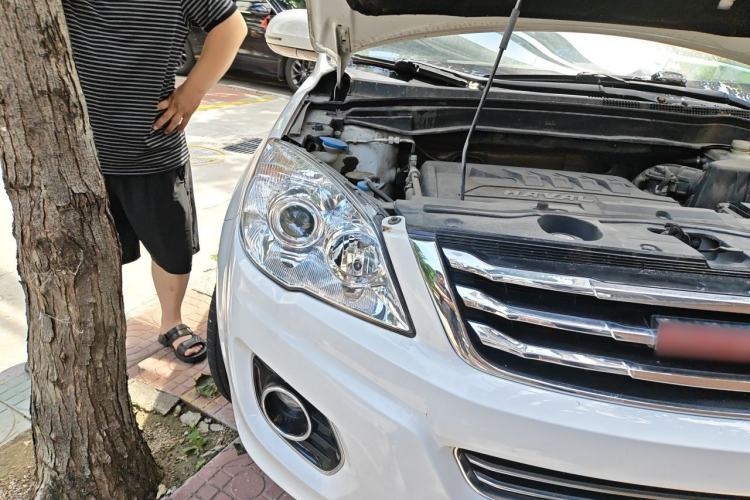 Used Haval H6 2015 Upgraded Model 1.5T Manual Two-Wheel Drive Elite Version Right Front Headlight
