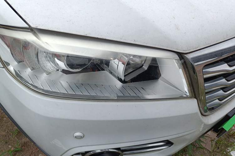Used Haval H6 2015 Sport Edition 1.5T Automatic Two-Wheel Drive Luxury Model Right Front Headlight