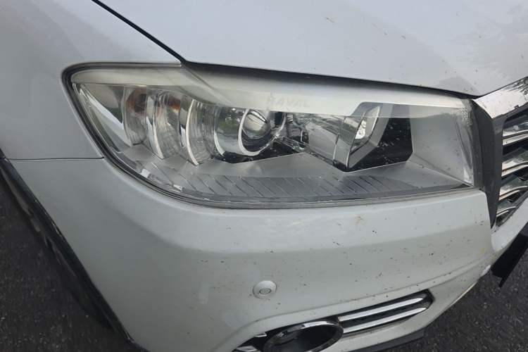 Used Haval H6 2015 Sport Edition 1.5T Automatic Two-Wheel Drive Luxury Model Right Front Headlight