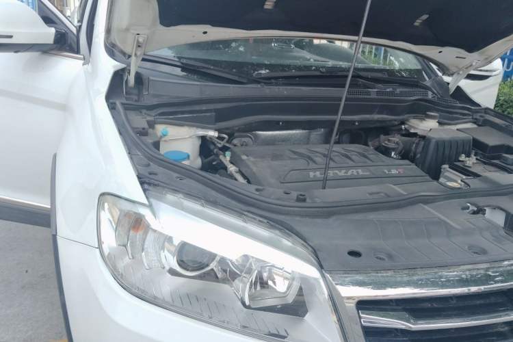 Used Haval H6 2015 Sport Edition 1.5T Automatic Two-Wheel Drive Luxury Model Right Front Headlight