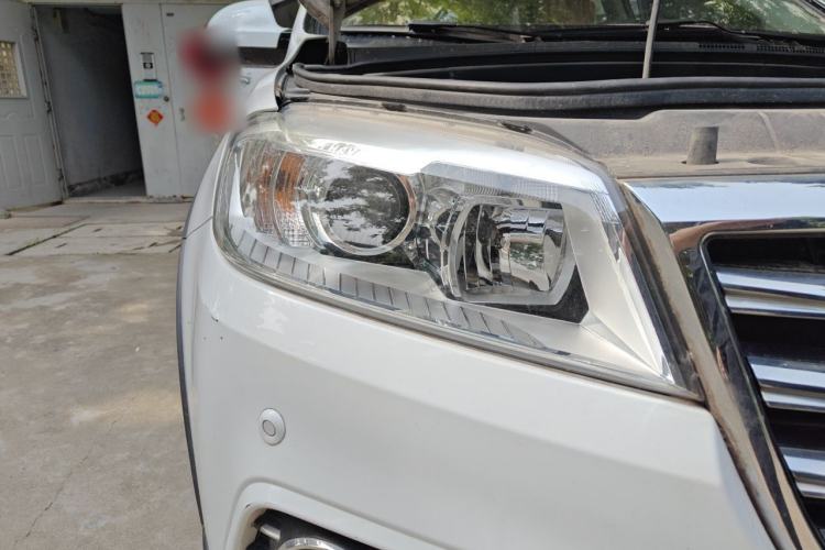 Used Haval H6 2015 Sport Edition 1.5T Automatic Two-Wheel Drive Luxury Model Right Front Headlight