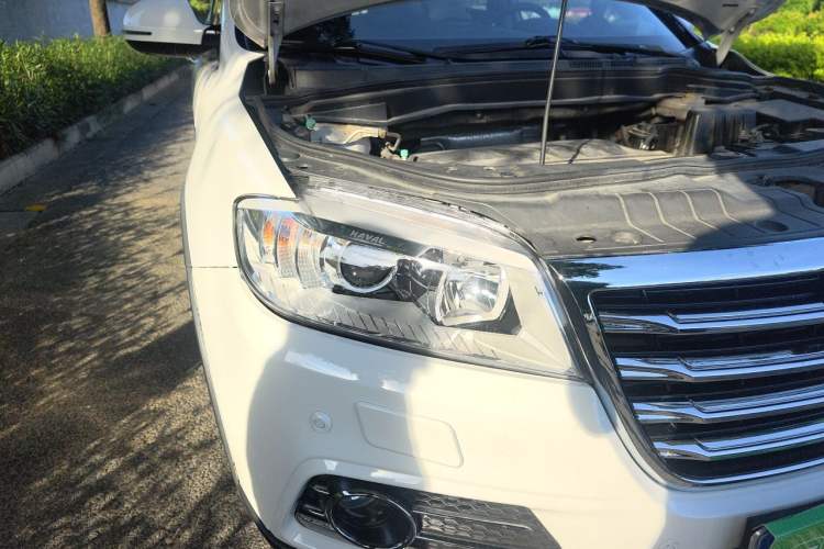 Used Haval H6 2015 Sport Edition 1.5T Automatic Two-Wheel Drive Luxury Model Right Front Headlight