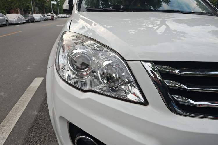 Used Haval H6 2015 Upgraded Model 1.5T Manual Two-Wheel Drive Elite Version Right Front Headlight