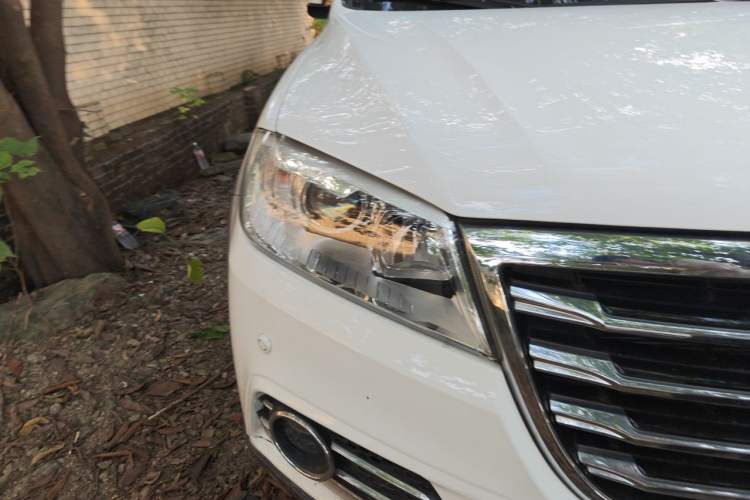 Used Haval H6 2015 Sport Edition 1.5T Automatic Two-Wheel Drive Luxury Model Right Front Headlight