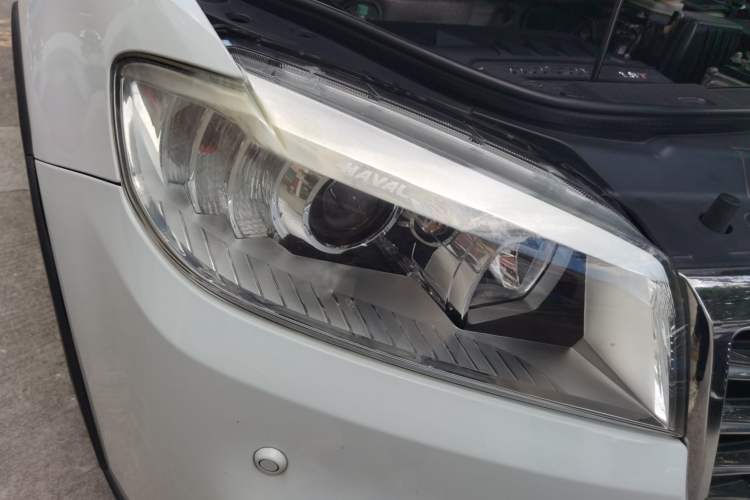 Used Haval H6 2015 Sport Edition 1.5T Automatic Two-Wheel Drive Luxury Model Right Front Headlight