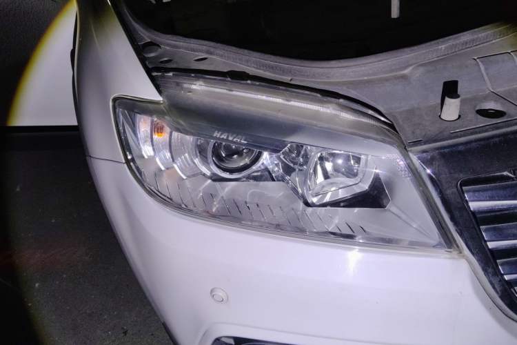 Used Haval H6 2015 Sport Edition 1.5T Automatic Two-Wheel Drive Luxury Model Right Front Headlight