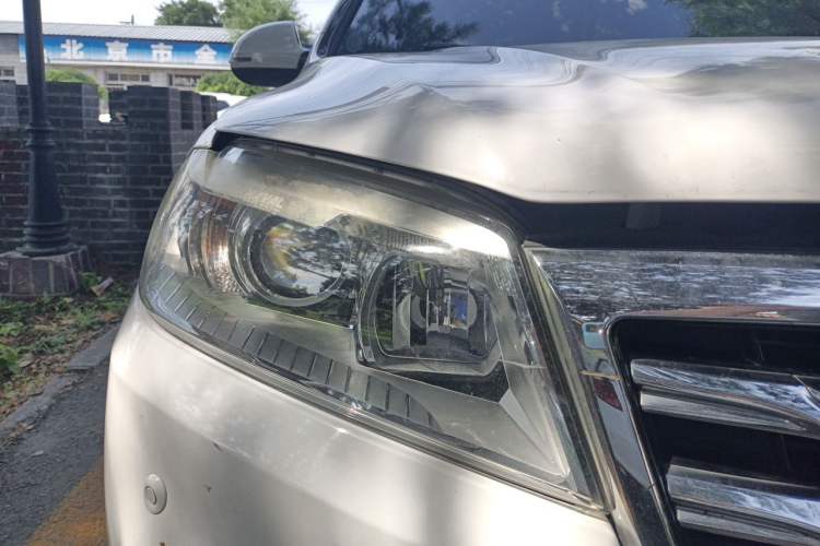 Used Haval H6 2015 Revised Version Sport Edition 1.5T Manual Transmission Two-Wheel Drive Elite Grade Right Front Headlight