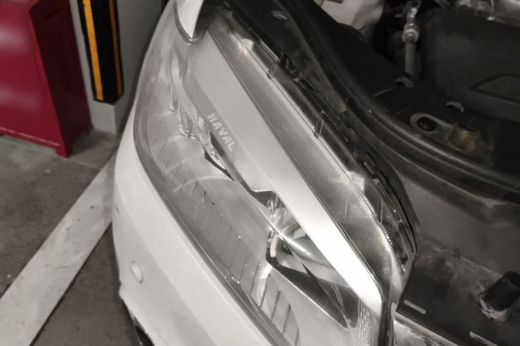 Used Haval H6 2015 Sport Edition 1.5T Automatic Two-Wheel Drive Luxury Model Right Front Headlight
