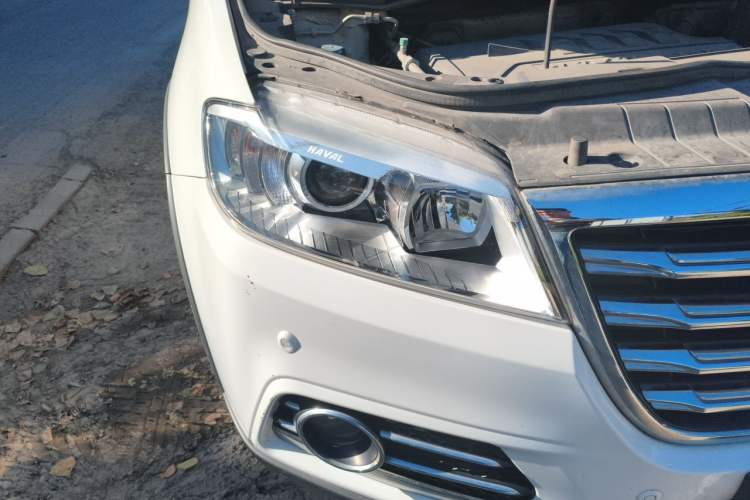 Used Haval H6 2015 Sport Edition 1.5T Manual Two-Wheel Drive Elite Model Right Front Headlight