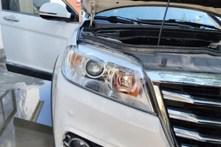 Used Haval H6 2015 Sport Edition 1.5T Automatic Two-Wheel Drive Luxury Model Right Front Headlight