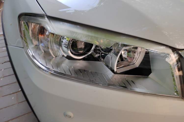 Used Haval H6 2015 Sport Edition 1.5T Automatic Two-Wheel Drive Luxury Model Right Front Headlight