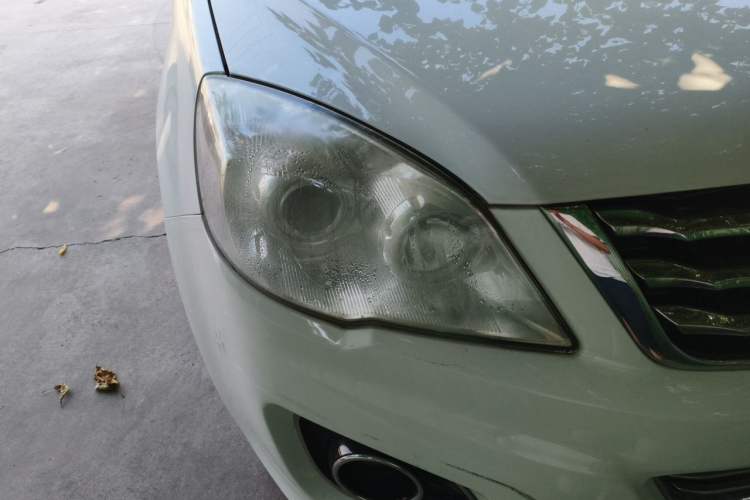 Used Haval H6 2015 Upgraded Model 1.5T Manual Two-Wheel Drive Elite Version Right Front Headlight