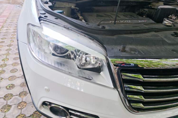 Used Haval H6 2015 Sport Edition 1.5T Automatic Two-Wheel Drive Luxury Model Right Front Headlight