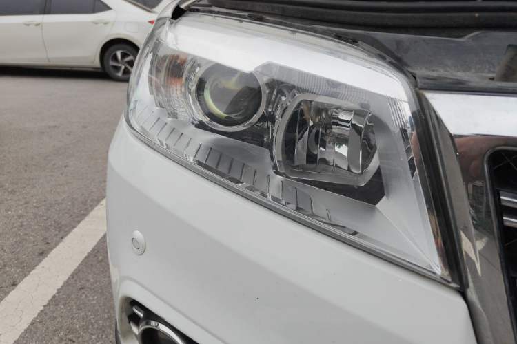 Used Haval H6 2015 Sport Edition 1.5T Manual Two-Wheel Drive Elite Model Right Front Headlight
