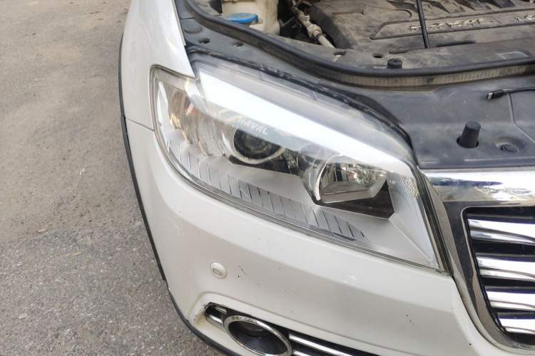 Used Haval H6 2015 Sport Edition 1.5T Automatic Two-Wheel Drive Luxury Model Right Front Headlight