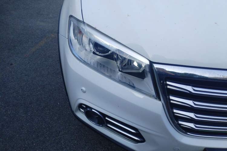 Used Haval H6 2015 Revised Version Sport Edition 1.5T Manual Transmission Two-Wheel Drive Elite Grade Right Front Headlight