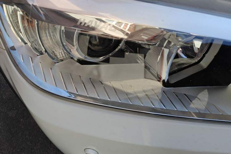 Used Haval H6 2015 Sport Edition 1.5T Automatic Two-Wheel Drive Luxury Model Right Front Headlight