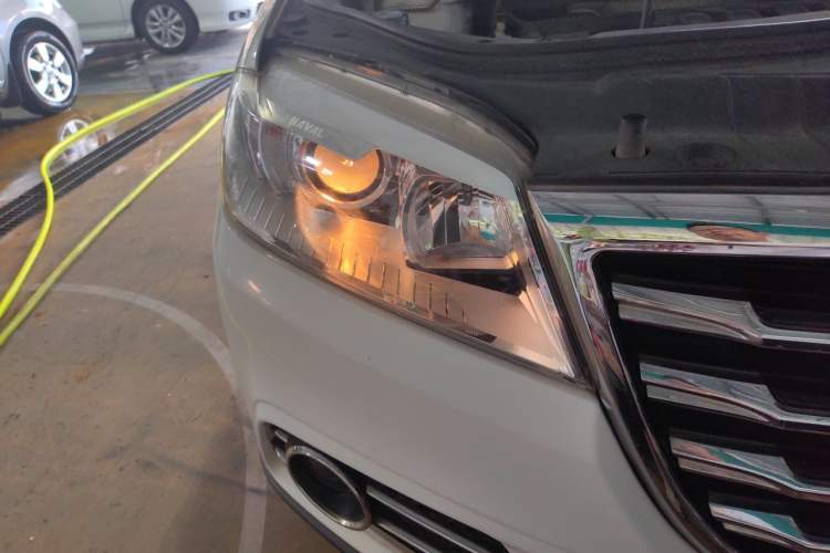 Used Haval H6 2015 Sport Edition 1.5T Automatic Two-Wheel Drive Luxury Model Right Front Headlight