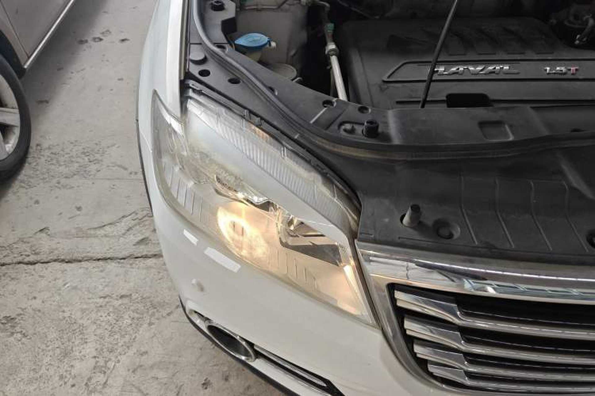 Used Haval H6 2015 Sport Edition 1.5T Automatic Two-Wheel Drive Luxury Model Right Front Headlight