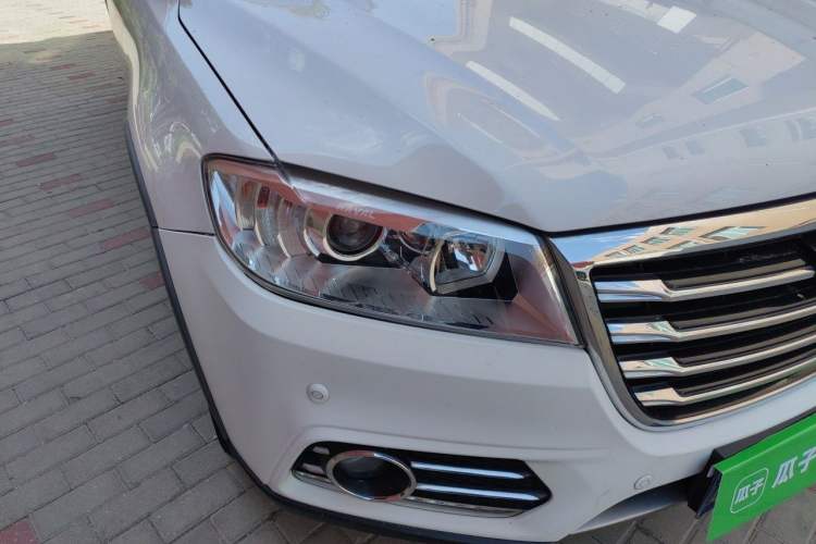 Used Haval H6 2015 Sport Edition 1.5T Automatic Two-Wheel Drive Luxury Model Right Front Headlight