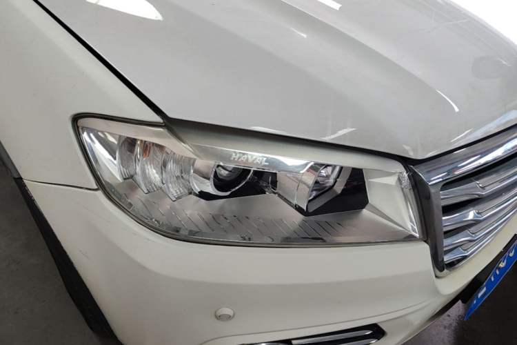 Used Haval H6 2015 Revised Version Sport Edition 1.5T Manual Transmission Two-Wheel Drive Elite Grade Right Front Headlight