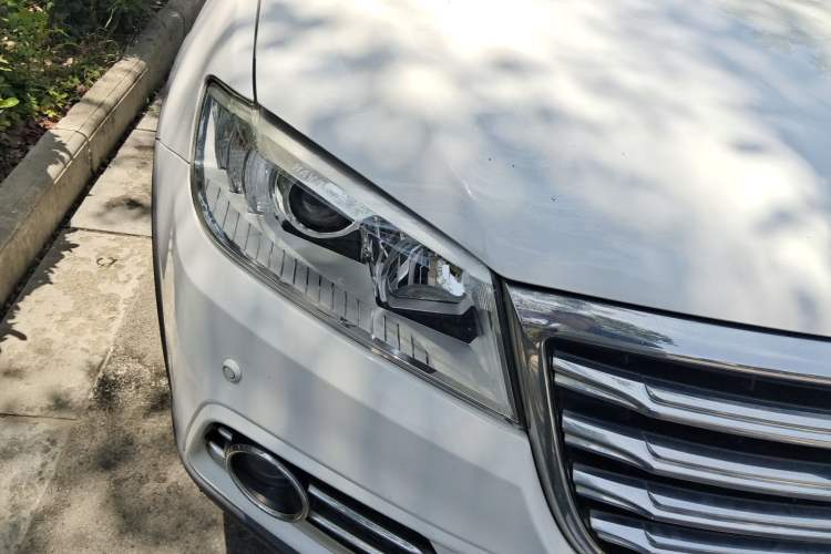 Used Haval H6 2015 Revised Version Sport Edition 1.5T Manual Transmission Two-Wheel Drive Elite Grade Right Front Headlight
