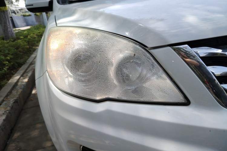 Used Haval H6 2015 Upgraded Model 1.5T Manual Two-Wheel Drive Elite Version Right Front Headlight