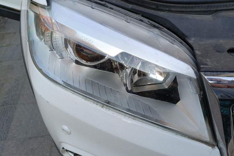 Used Haval H6 2015 Revised Version Sport Edition 1.5T Manual Transmission Two-Wheel Drive Elite Grade Right Front Headlight