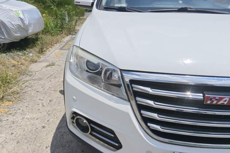 Used Haval H6 2015 Revised Version Sport Edition 1.5T Manual Transmission Two-Wheel Drive Elite Grade Right Front Headlight