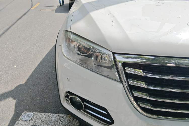 Used Haval H6 2015 Sport Edition 1.5T Automatic Two-Wheel Drive Luxury Model Right Front Headlight