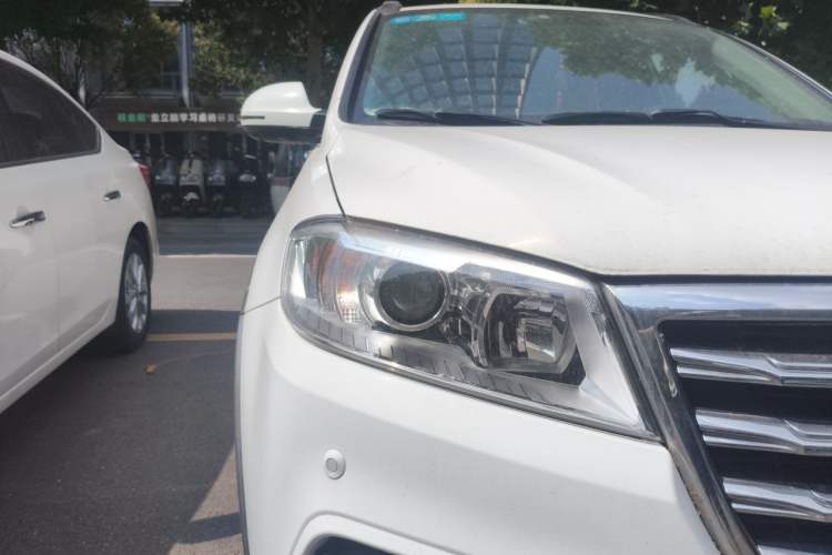 Used Haval H6 2015 Sport Edition 1.5T Automatic Two-Wheel Drive Luxury Model Right Front Headlight