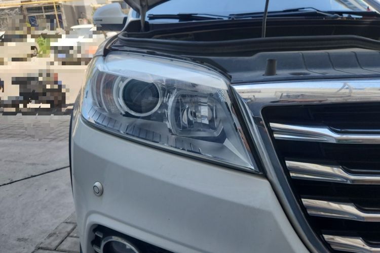 Used Haval H6 2015 Sport Edition 1.5T Automatic Two-Wheel Drive Luxury Model Right Front Headlight