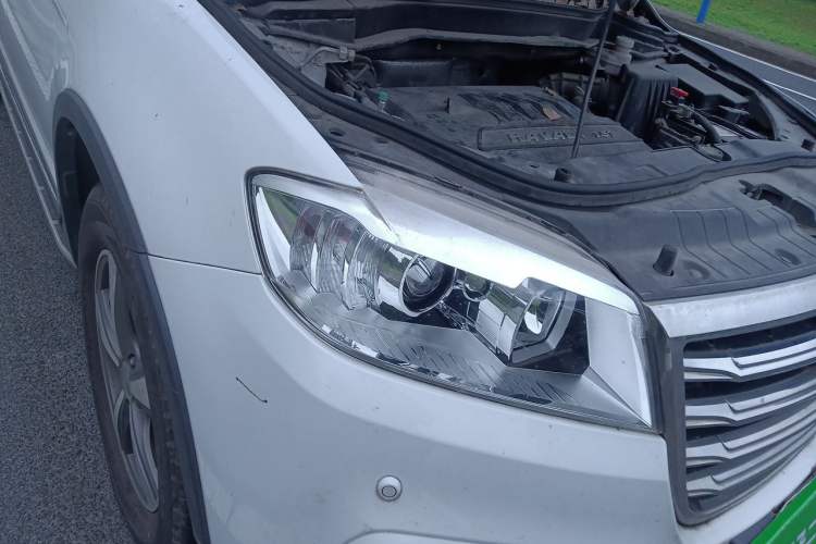 Used Haval H6 2015 Revised Version Sport Edition 1.5T Manual Transmission Two-Wheel Drive Elite Grade Right Front Headlight