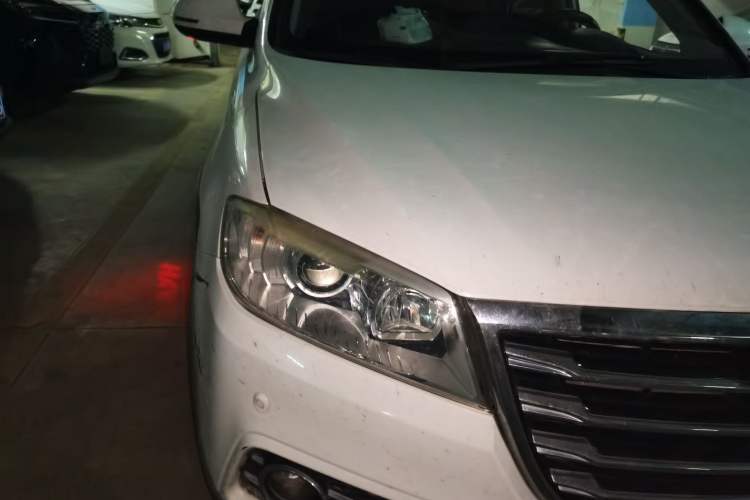 Used Haval H6 2015 Sport Edition 1.5T Automatic Two-Wheel Drive Luxury Model Right Front Headlight