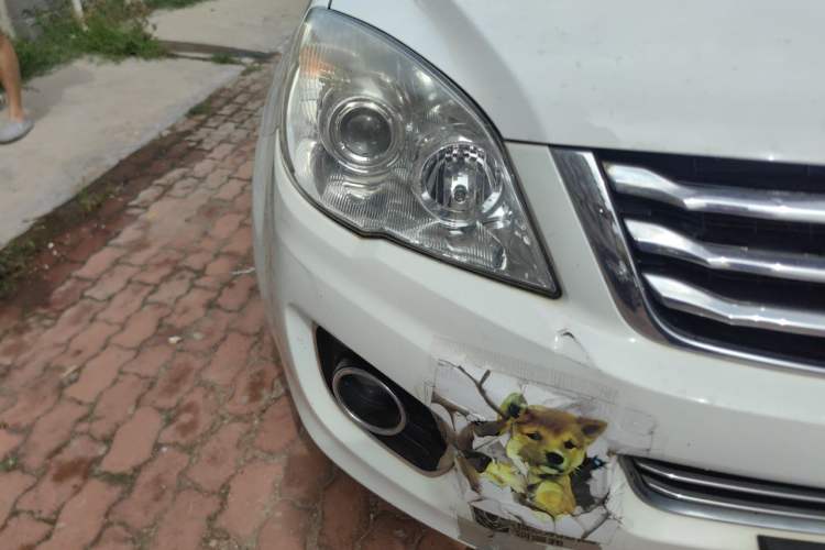 Used Haval H6 2015 Upgraded Model 1.5T Manual Two-Wheel Drive Elite Version Right Front Headlight
