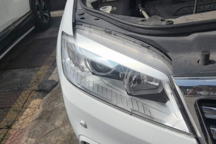 Used Haval H6 2015 Sport Edition 1.5T Manual Two-Wheel Drive Elite Model Right Front Headlight