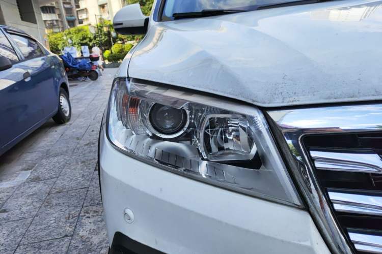 Used Haval H6 2015 Sport Edition 1.5T Automatic Two-Wheel Drive Luxury Model Right Front Headlight