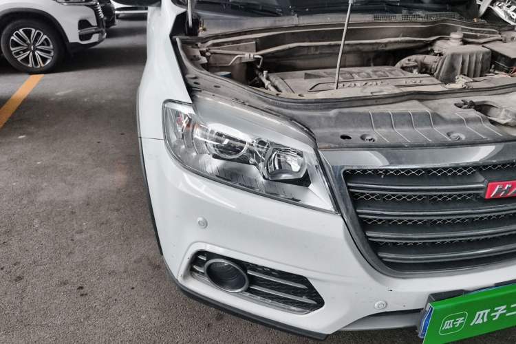 Used Haval H6 2015 Sport Edition 1.5T Manual Two-Wheel Drive Elite Model Right Front Headlight