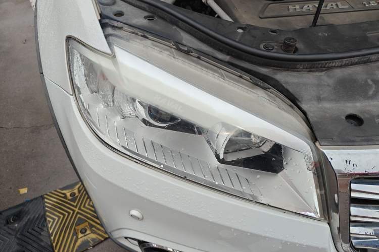 Used Haval H6 2015 Revised Version Sport Edition 1.5T Manual Transmission Two-Wheel Drive Elite Grade Right Front Headlight